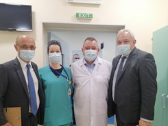 Министрите на здравеопазването и на вътрешните работи посетиха „Пирогов“, където под лекарско наблюдение продължава да бъде 6-годишното дете, транспортирано със „Спартан“ на 21 февруари