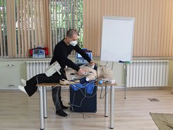 124 служители от системата за спешна медицинска помощ преминаха практическо и теоретично обучение, след възобновяването на курсовете по линия на проекта ПУЛСС