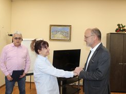 Родилката от Силистра, която по спешност беше транспортирана до София със самолет „Спартан“ в началото на януари, се срещна с министър Меджидиев