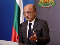 Министър Меджидиев: Министерският съвет одобри позицията на България относно закупуването на ваксини срещу COVID-19