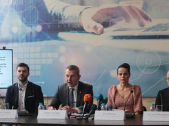 Министър Меджидиев: Вече е факт мобилното приложение, чрез което лекарите могат да издават електронни бели рецепти