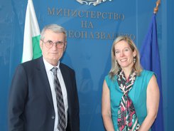 Министър Хинков се срещна с Кристина де Бройн, представител на УНИЦЕФ в България