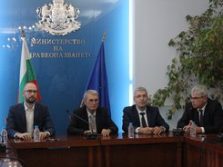 Министър Хинков: Националният рамков договор трябва да се подписва всяка година