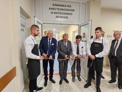 Министърът Хинков откри обновените Операционен блок и Реанимация в Специализираната ортопедична болница в кв. Горна Баня