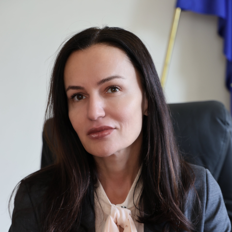 Добромира Карева