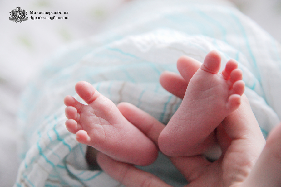 close-up-hands-holding-baby-feet copy.jpg
