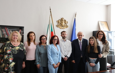 Министър Кирилов се срещна с родители и младежи с диабет