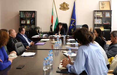 Министър Кондева се срещна с представители на Обществения съвет за изграждане на Национална детска болница