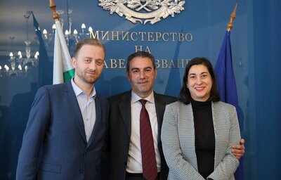 Здравната инвестиционна компания за детска болница подписа споразумение с ЕИБ