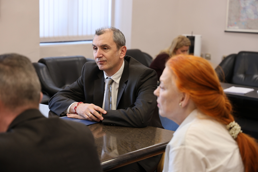 Министър Околийски с КТ 