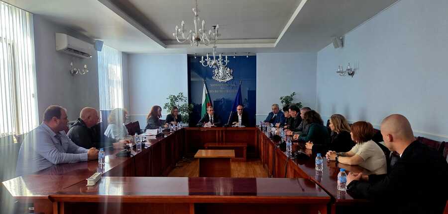 Министър Околийски със синдикат 