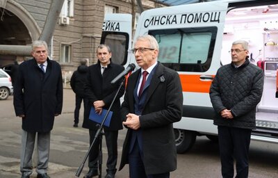Пет Центъра за спешна медицинска помощ вече разполагат с първите в България високопроходими линейки