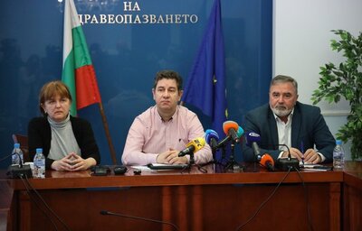 От януари 2024 г. започва безплатното приложение на пневмококови ваксини за лица на и над 65 г.