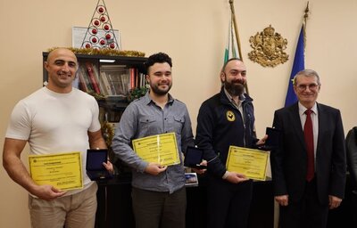 Сдружение „Пещерно спасяване“ с награда от министър Хинков