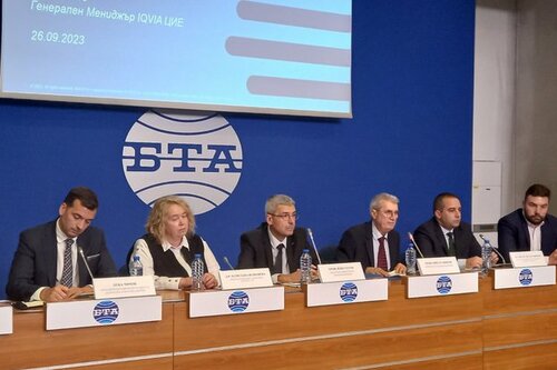 Министър Хинков: Реагирахме на 65 сигнала за недостиг на лекарства
