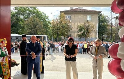Министър Хинков участва в церемония по откриването на нов корпус в Медицинския университет в Пловдив