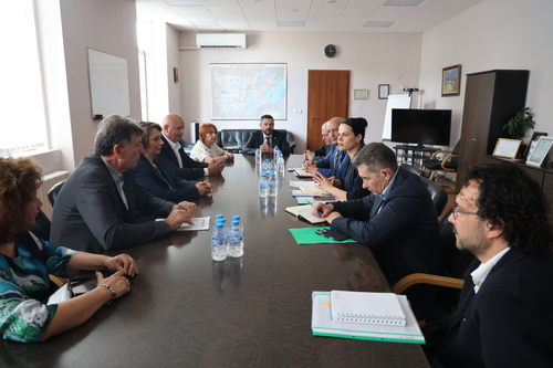 Министър Ивкова: Финансовата дисциплина не означава съкращения и неизплащане на извънреден труд