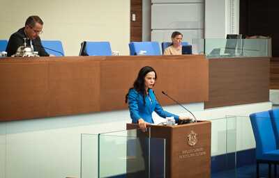 Министър Ивкова към Елисавета Белобрадова: Решение за яслените групи има и може да бъде приложено
