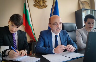 Министър Меджидиев проведе видеоконферентна среща с еврокомисар Стела Кириакиду