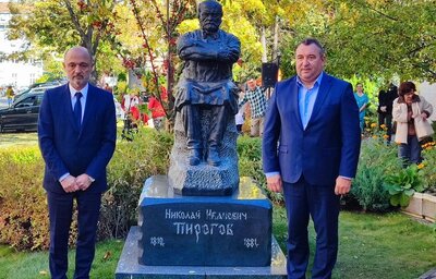 Министър Меджидиев присъства на откриването на паметник на проф. Николай Иванович Пирогов