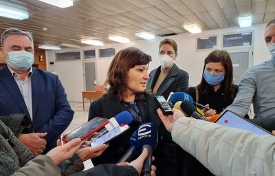 Здравният министър обсъди с директорите на столичните болници готовността за справяне с петата COVID вълна