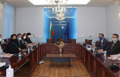 Министър Сербезова проведе среща с представителите на СЗО у нас д-р Скендер Сила и доц. Михаил Околийски