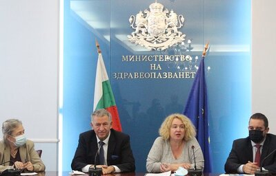 Българските пациенти ще са сред първите в ЕС с осигурен достъп до нови терапии за COVID-19
