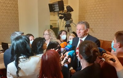 Д-р Стойчо Кацаров: За първи път в историята си НЗОК ще финансира амбулаторното лечение на остро заболяване, каквото е COVID-19