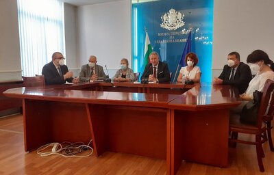 Ниският процент на ваксинация ни принуждава да наложим нови мерки срещу разпространението на вируса