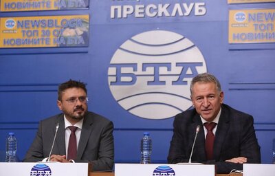 Министърът на здравеопазването д-р Стойчо Кацаров връчи най-високото отличие на МЗ на генералния директор на БТА г-н Кирил Вълчев