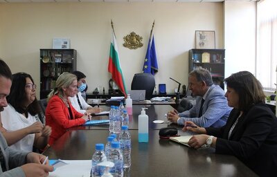 Министър Кацаров обсъди възможностите за реализирането на информационна кампания за ваксинация срещу COVID-19 с новия представител на Уницеф за България г-жа Кристина де Бройн