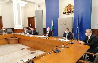 Министър Ангелов: Според експертите България се намира в платото на трета вълна на COVID-19