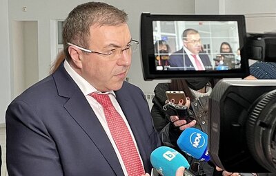 Министър Ангелов: Обсъждаме варианти за ускоряване на темпа на ваксинация
