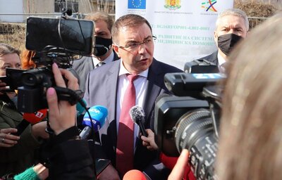 Министър Ангелов даде старта на строителството на новия филиал за спешната медицинска помощ в град Бяла