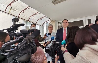 Министър Ангелов: Болницата в Кюстендил разполага с достатъчен капацитет за прием и лечение на заболели с COVID-19