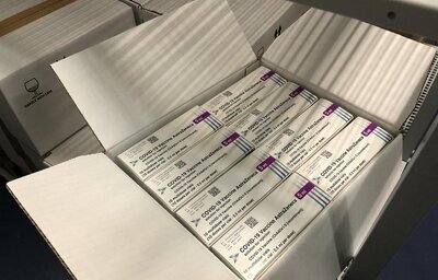Над 76 000 дози от ваксината срещу COVID-19 на AstraZeneca/Oxford University пристигнаха у нас днес