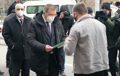 Първите 2400 дози от ваксината на Moderna срещу COVID-19 пристигнаха в България